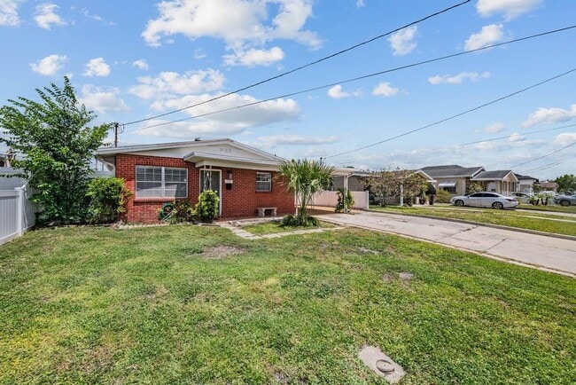 Building Photo - 2709 W Abdella St