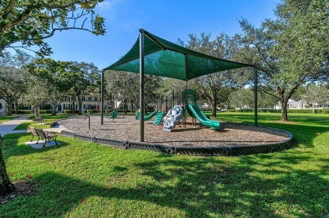 Building Photo - 354 Jacaranda Dr