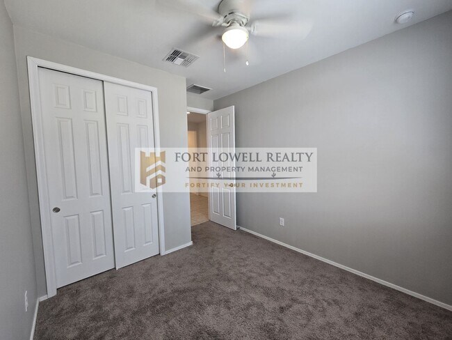 Building Photo - Modern 3 Bed / 2 Bath Home with Open Floor...
