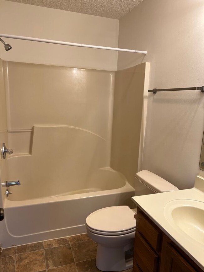 Building Photo - 120 Double Eagle Dr