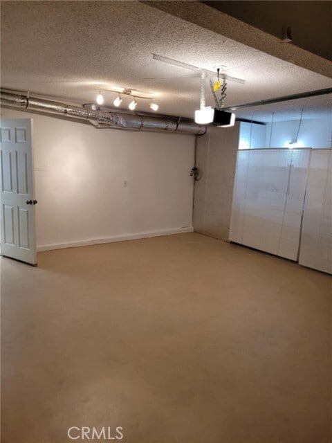 Building Photo - 2452 Chandler Ave