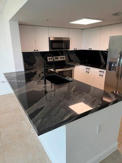 Building Photo - 3000 Coral Wy