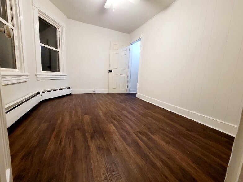 Building Photo - 1312 N Washington St