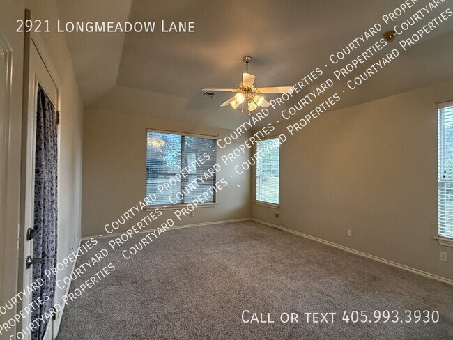 Building Photo - 2921 Longmeadow Ln