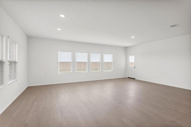 Building Photo - 110 Miglia St