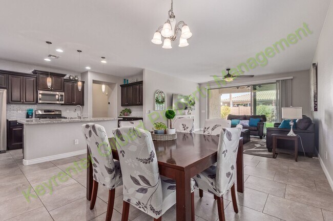 Building Photo - Beautiful Single-Story 3-Bed/3-Bath Home i...