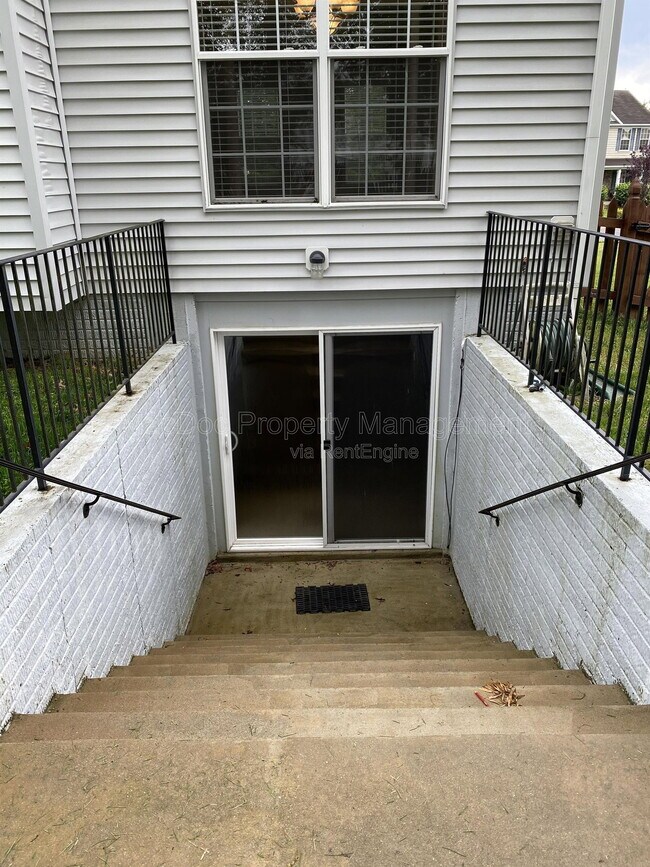 Building Photo - 121 Riggs Rd