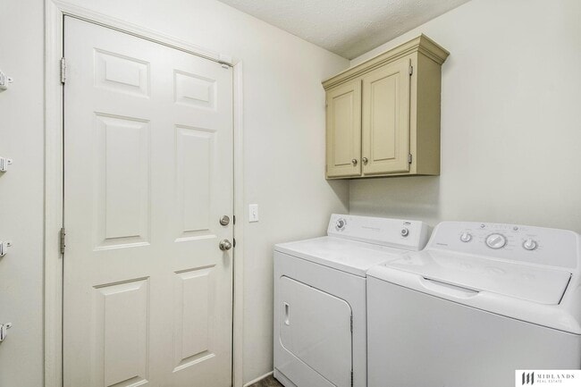 Building Photo - 2108 S 197th St