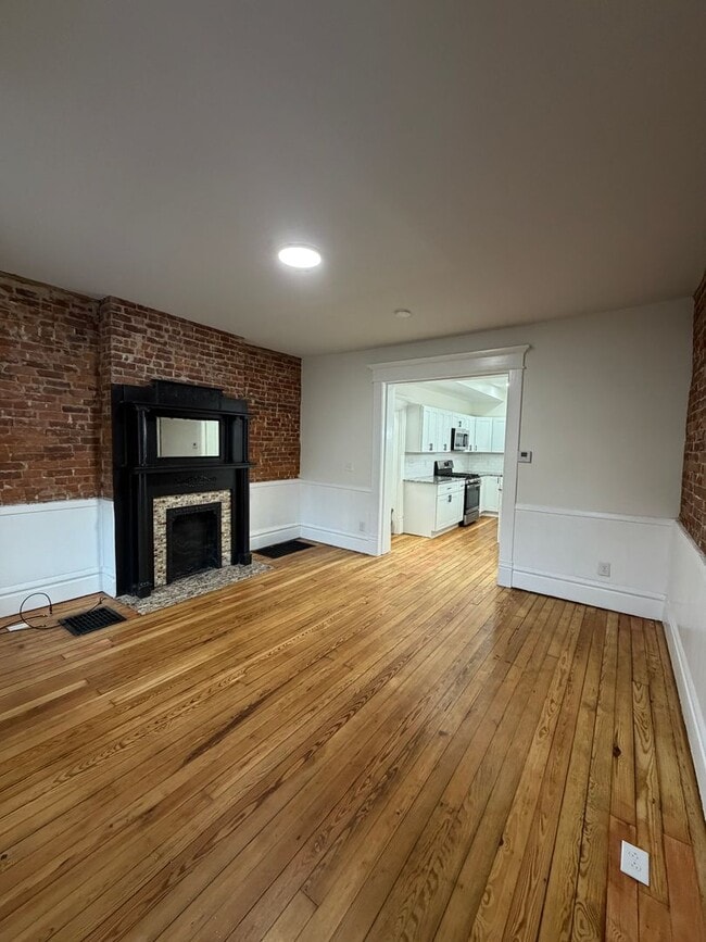 Building Photo - 415 Hanford St