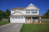 Building Photo - 4 Bedroom, 2.5 Bathroom Home in Aberdeen, NC