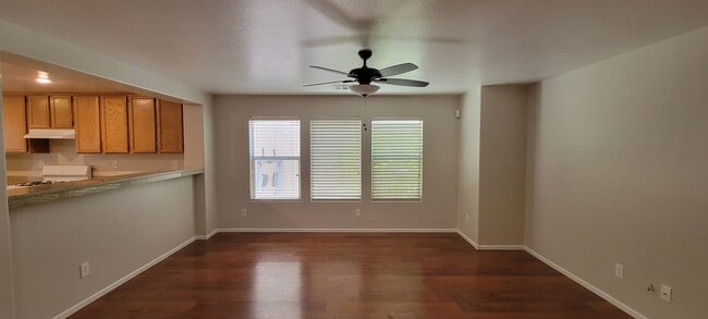 Building Photo - Executive Living Don't Miss Out 4 bdrm