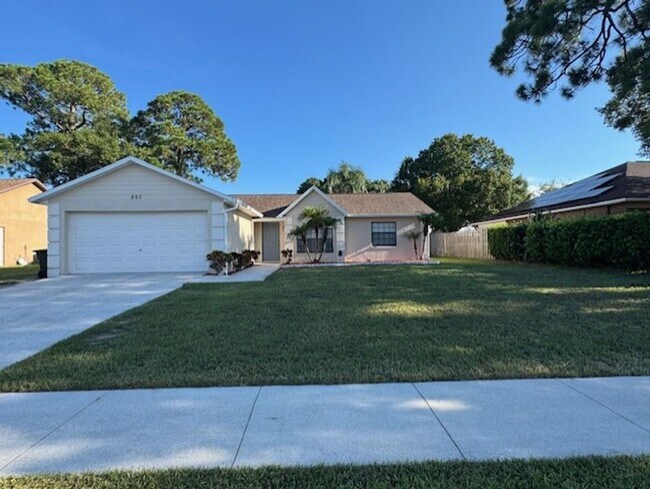 Building Photo - 895 Wandering Pine Trail