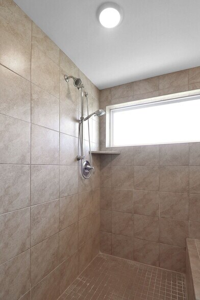 Building Photo - 6743 Palmetto Dr