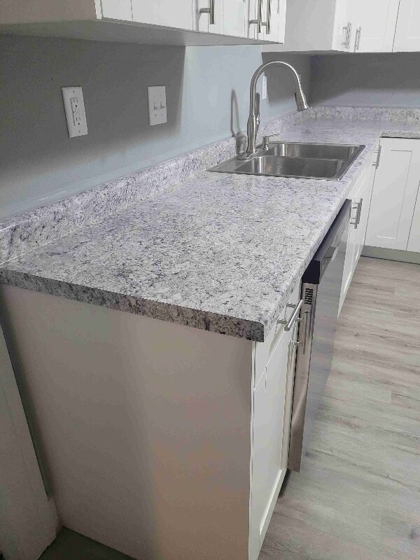 Building Photo - 320 Lockwood Ave