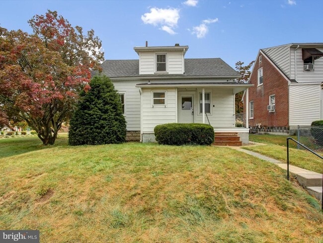 Building Photo - 557 N Franklin St