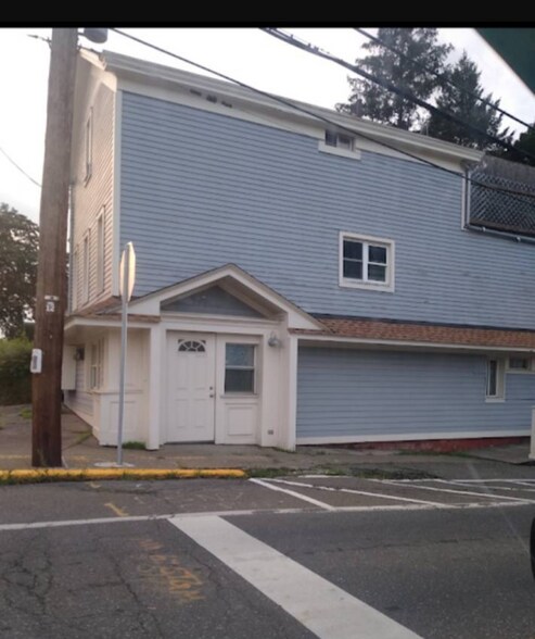 Building Photo - 560 Washington St