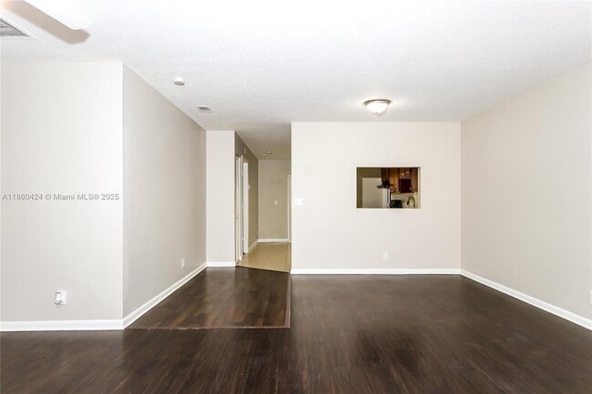 Building Photo - 7109 Glenwood Dr