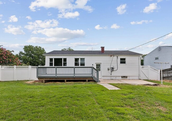 Building Photo - 5522 Lanham Way