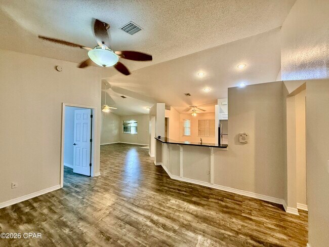 Building Photo - 232 Summerwood Dr