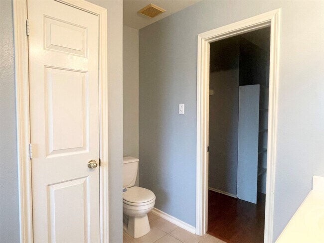 Building Photo - 16854 Carrollton Creek Ln