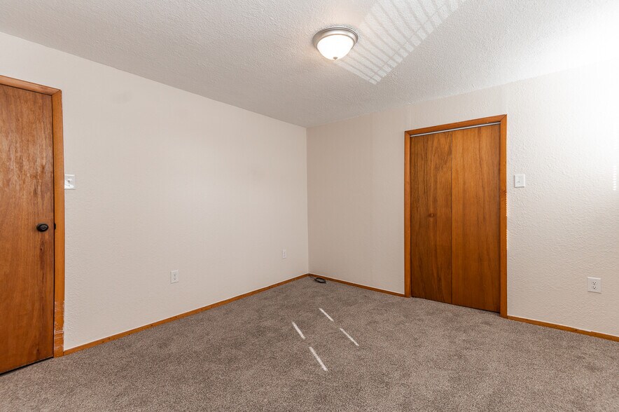 Building Photo - 217 Kaercher St