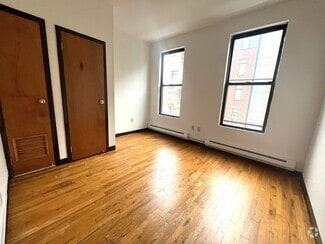 Building Photo - 1409 Grand St