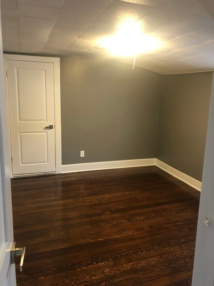 Building Photo - 227 Thieme Pl