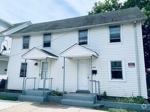 Building Photo - Five Bedroom, single-family house