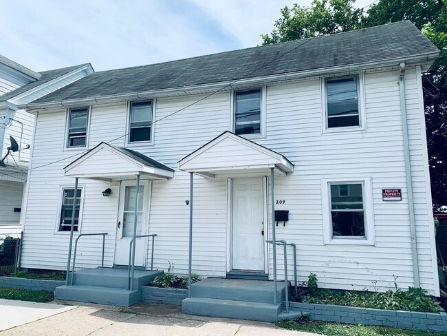 Primary Photo - Six Bedroom, single-family house