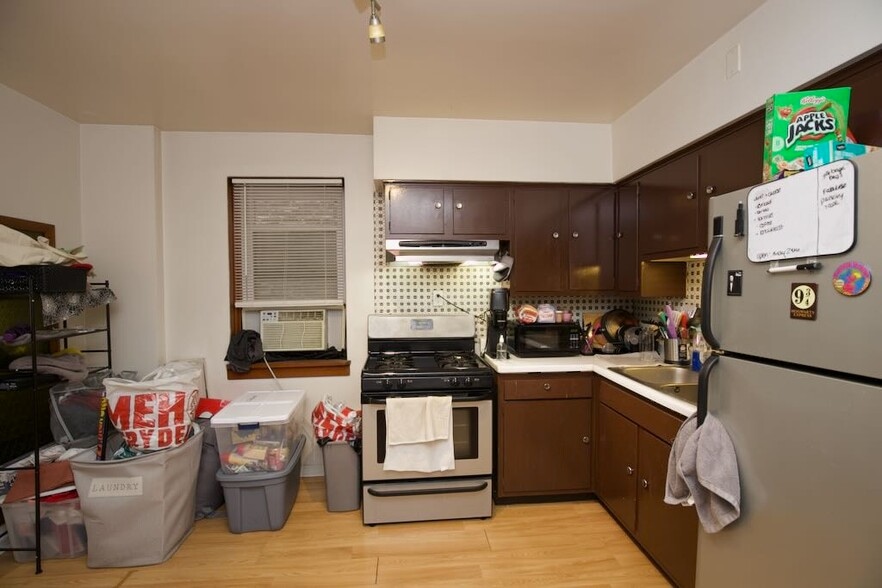 Building Photo - 1471 W Erie St