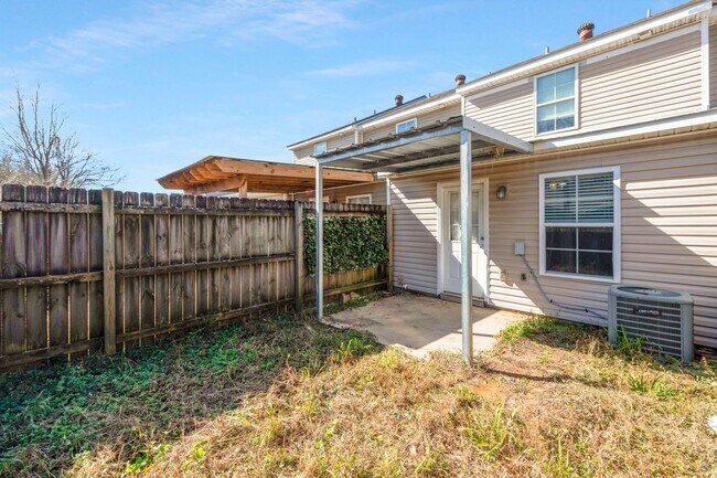 Building Photo - 3 Bedroom 2 Bathroom Lafayette Townhome for Rent!