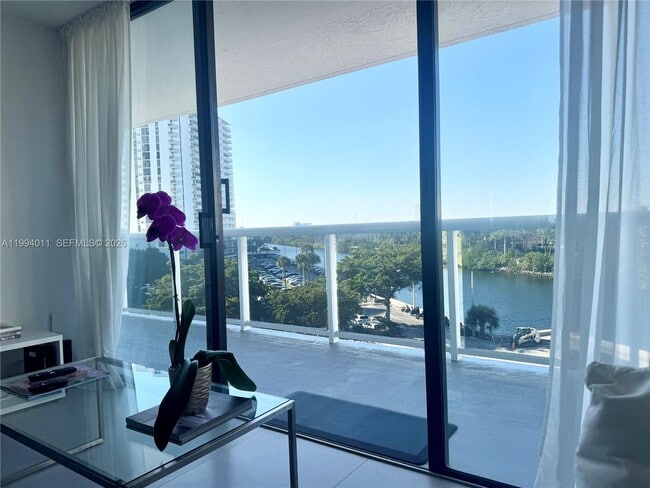 Building Photo - 20505 E Country Club Dr