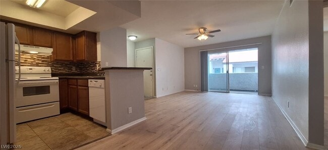 Building Photo - 1455 E Katie Ave