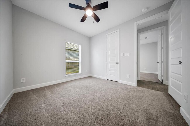 Building Photo - 615 Sand Branch Dr