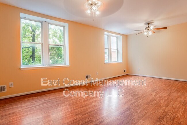 Building Photo - 1502 E Baltimore St