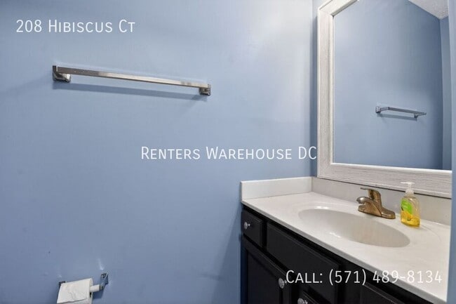 Building Photo - 208 Hibiscus Ct