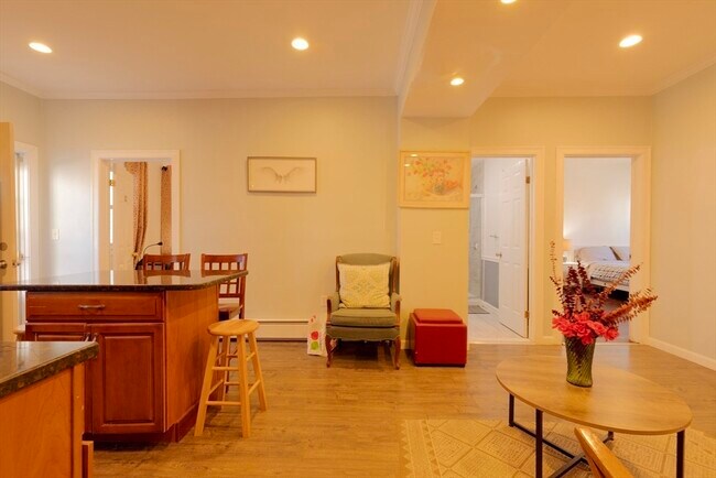 Building Photo - 157 Perkins St