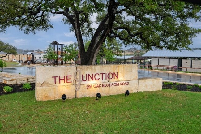 Building Photo - 236 Travis Ln