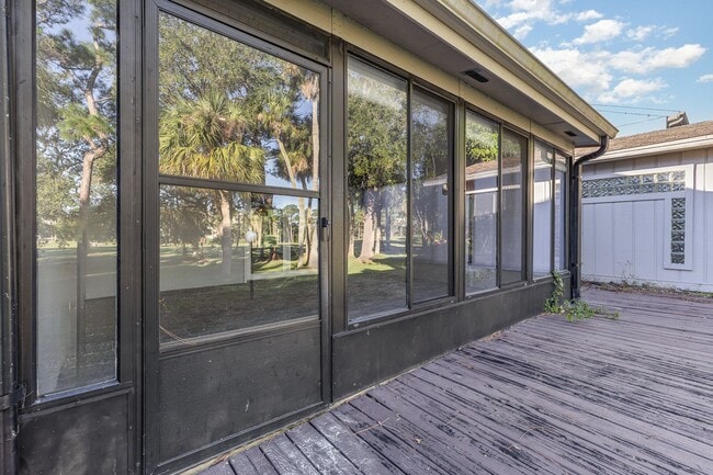 Building Photo - 1250 Admiralty Blvd