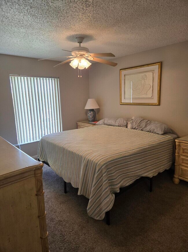 Building Photo - 2512 SE Anchorage Cove