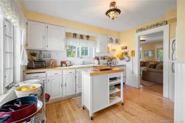 Building Photo - 6 East St