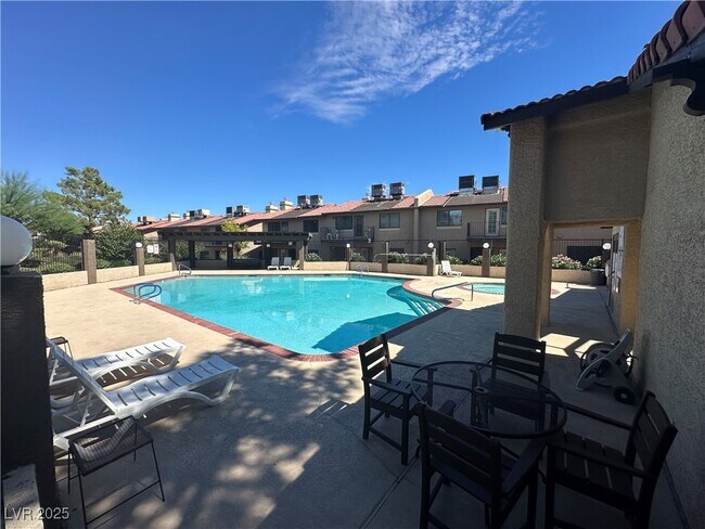 Building Photo - 3947 Delos Dr