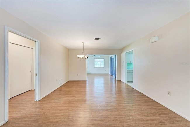 Building Photo - 742 Devon Rd