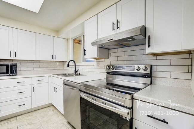 Building Photo - 7240 Sullivan Cir