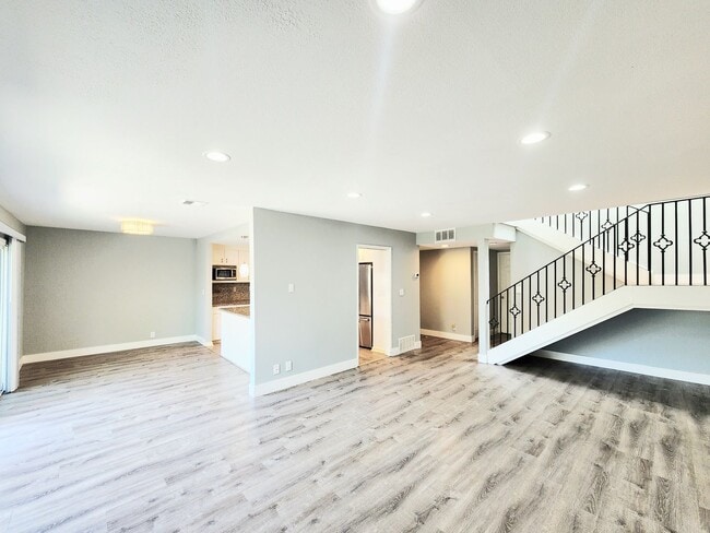 Building Photo - Spacious 4 bedroom in Foster City