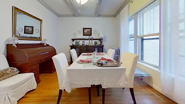 Building Photo - Extra Large Lakeview One Bedroom Includes ...