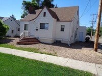Building Photo - 814 W 20th St