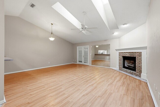 Building Photo - 2902 NW 104th Ct