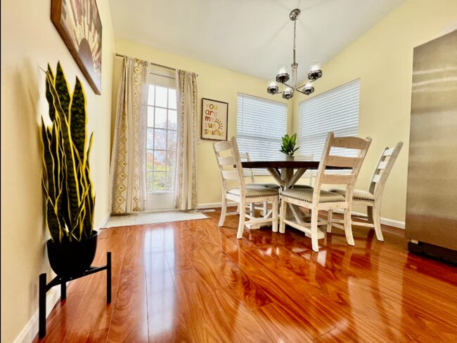 Building Photo - 4982 Rialto Ridge Dr