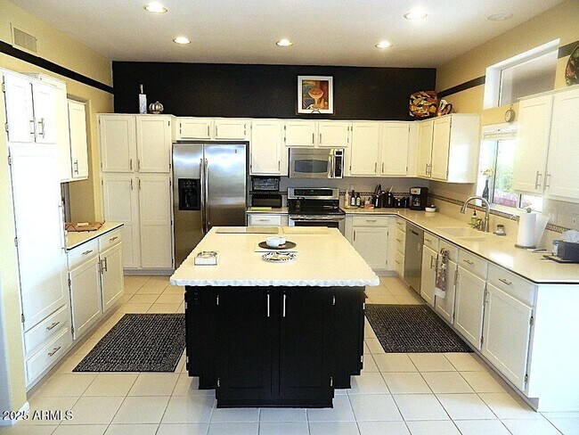 Building Photo - 21413 N 159th Dr